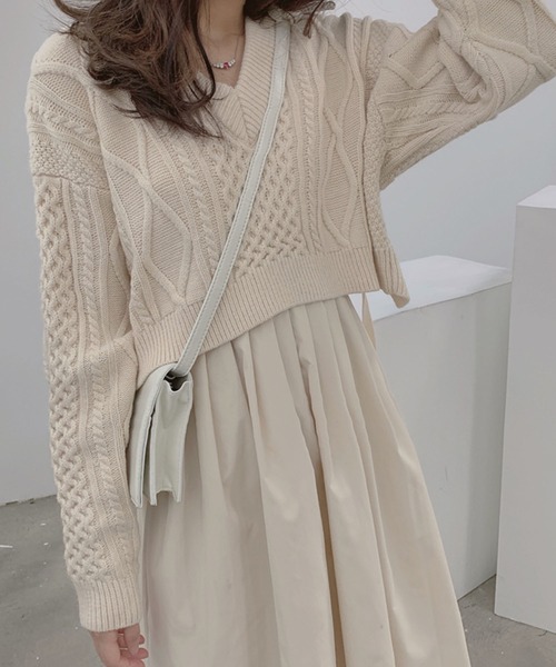 Girly Doll（ガーリードール）の「ケーブルニット・キャミワンピースセットアップ（ワンピース・レディース・ブラック/イエロー/グリーン/ベージュ・FREE）」の6枚目の写真