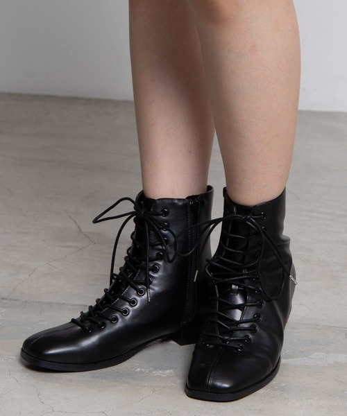 WEGO（ウィゴー）の「WEGO/レースアップスクエアトゥブーツ（ブーツ・レディース・ブラック/オフホワイト・LARGE/MEDIUM）」の2枚目の写真