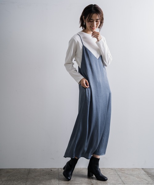 LEPSIM(レプシィム)の「ビンテージツヤキャミワンピース 916930(ワンピース・レディース・ブラック/カーキ/ブルー/グレイッシュベージュ・FREE)」の4枚目の写真