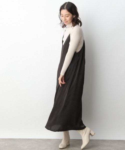 LEPSIM(レプシィム)の「ビンテージツヤキャミワンピース 916930(ワンピース・レディース・ブラック/カーキ/ブルー/グレイッシュベージュ・FREE)」の5枚目の写真