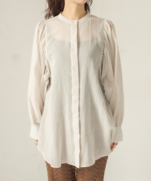 CAPRICIEUX LE&#39;MAGE - 新品♡カプリシューレマージュ　大人気完売！パウダリーナイロンシアーシャツ パフシアーシャツ | CAPRICIEUX LE'MAGE(カプリシュレマージュ
