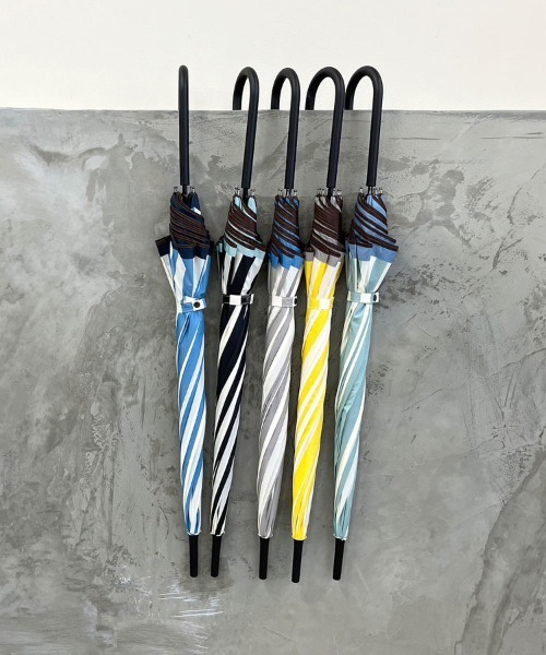 DONOBAN（ドノバン）の「裾配色ストライプ雨傘（長傘・レディース・ブルー系その他/グリーン系その他/ブラック系その他/グレー系その他/イエロー系その他・ONESIZE）」の22枚目の写真