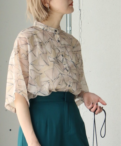 notch.（ノッチ）の「トライアングル柄シフォンシャツ（シャツ/ブラウス・レディース・グリーン/イエロー/チャコールグレー・M）」の3枚目の写真