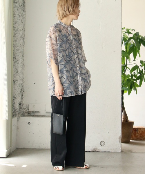 notch.（ノッチ）の「トライアングル柄シフォンシャツ（シャツ/ブラウス・レディース・グリーン/イエロー/チャコールグレー・M）」の5枚目の写真