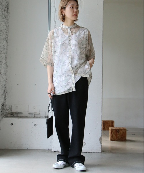 notch.（ノッチ）の「トライアングル柄シフォンシャツ（シャツ/ブラウス・レディース・グリーン/イエロー/チャコールグレー・M）」の9枚目の写真