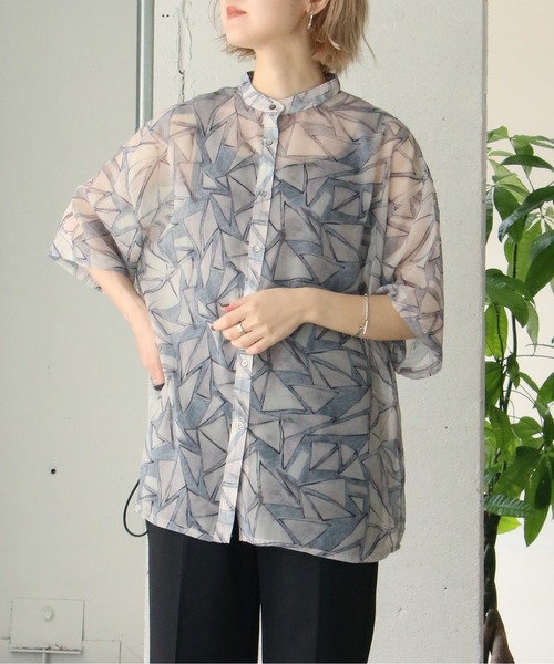 notch.（ノッチ）の「トライアングル柄シフォンシャツ（シャツ/ブラウス・レディース・グリーン/イエロー/チャコールグレー・M）」の4枚目の写真