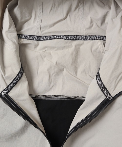 POWER TO THE PEOPLE（パワートゥーザピープル）の「POWER TO THE PEOPLE MOVING ムービング ナイロンジャケット（ナイロンジャケット・メンズ・ライトグレー/マルチ/ブラック/ブラウン/ブルー・L/M）」の9枚目の写真