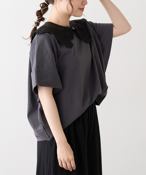 PUAL CE CIN（ピュアルセシン）の「カットワークレースつけ衿プルオーバー（Tシャツ/カットソー・レディース・オフホワイト/チャコールグレー/ナチュラル・FREE）」の5枚目の写真