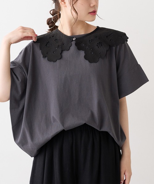 PUAL CE CIN（ピュアルセシン）の「カットワークレースつけ衿プルオーバー（Tシャツ/カットソー・レディース・オフホワイト/チャコールグレー/ナチュラル・FREE）」の4枚目の写真