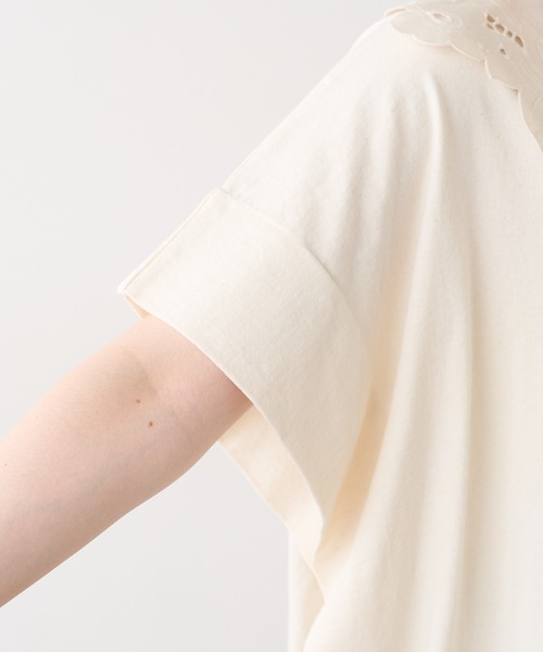 PUAL CE CIN（ピュアルセシン）の「カットワークレースつけ衿プルオーバー（Tシャツ/カットソー・レディース・オフホワイト/チャコールグレー/ナチュラル・FREE）」の20枚目の写真