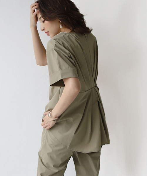 REAL CUBE（リアルキューブ）の「バックタックデザインブラウス（シャツ/ブラウス・レディース・ブラック/ブラウン/カーキ・FREE）」の7枚目の写真