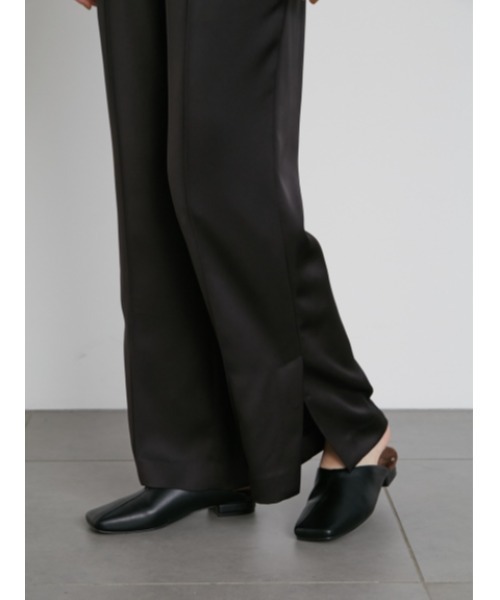 emmi（エミ）の「【emmi atelier】サテンパンツ（その他パンツ・レディース・イエロー/ベージュ/ブラック・0/1）」の15枚目の写真