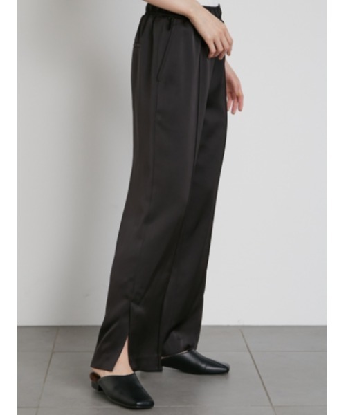 emmi（エミ）の「【emmi atelier】サテンパンツ（その他パンツ・レディース・イエロー/ベージュ/ブラック・0/1）」の14枚目の写真