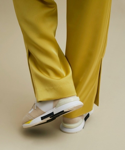 emmi（エミ）の「【emmi atelier】サテンパンツ（その他パンツ・レディース・イエロー/ベージュ/ブラック・0/1）」の7枚目の写真