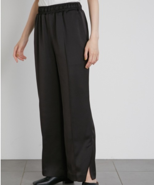 emmi（エミ）の「【emmi atelier】サテンパンツ（その他パンツ・レディース・イエロー/ベージュ/ブラック・0/1）」の20枚目の写真