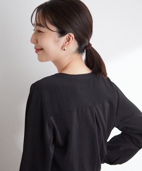 VIS(ビス)の「【洗濯可】2WAYで使える、襟配色ボウタイ取り外しブラウス(シャツ/ブラウス・レディース・ブラック/オフホワイト/サックスブルー・FREE)」の20枚目の写真