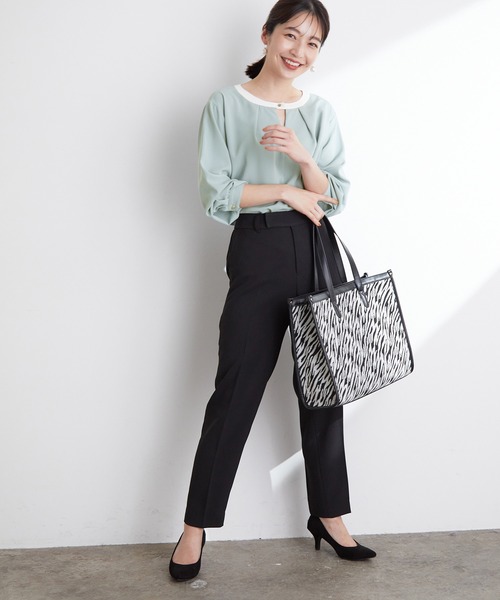 VIS(ビス)の「【洗濯可】2WAYで使える、襟配色ボウタイ取り外しブラウス(シャツ/ブラウス・レディース・ブラック/オフホワイト/サックスブルー・FREE)」の8枚目の写真