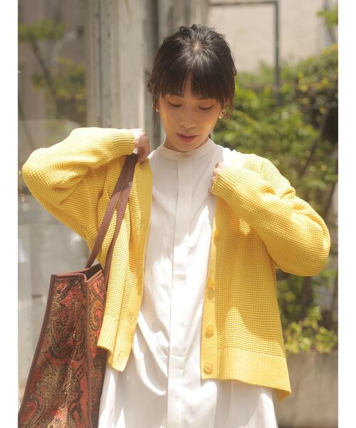 Green　Parks（グリーンパークス）の「かるい　ショート丈ニットカーデ＊（カーディガン/ボレロ・レディース・オフホワイト/ブラック/ブラウン/イエロー/ブルー・FREE）」の9枚目の写真