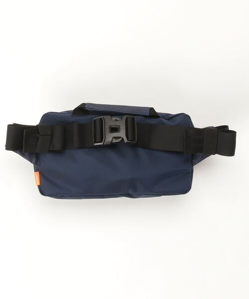 Mammut(マムート)の「【 HOUYHNHNM (フイナム) 掲載 】セオン ウエストパック /Seon Waistpack(ボディバッグ/ウエストポーチ・メンズ・ネイビー/ブラック・2L)」の4枚目の写真