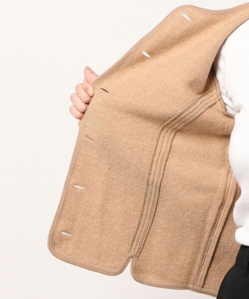 BROOKS BROTHERS(ブルックスブラザーズ)の「メリノ ボイルドウール ノーカラー ショートニットジャケット(ノーカラージャケット・レディース・ブラック/ライトブラウン・MEDIUM/SMALL/X-SMALL)」の5枚目の写真