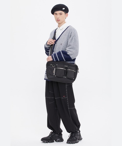 ROMANTIC CROWN（ロマンティッククラウン）の「【ROMANTIC CROWN】GLOSS MINIMAL CROSS BAG / ロマンティッククラウン グロス ミニマル クロス ショルダーバッグ（ショルダーバッグ・メンズ・ブラック・FREE）」の6枚目の写真