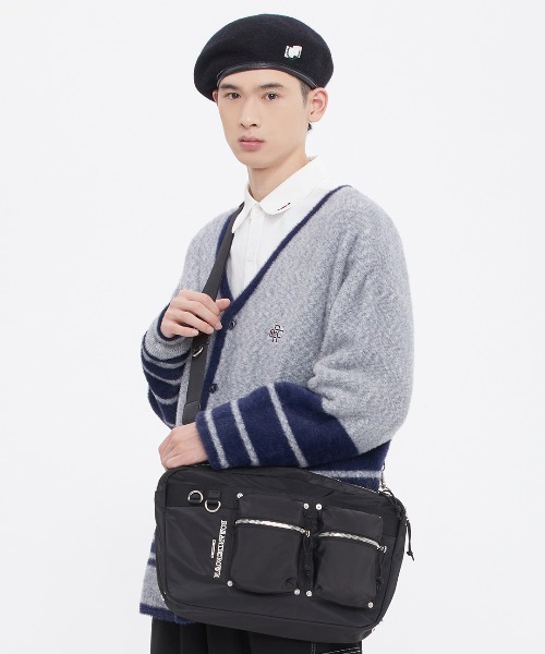 ROMANTIC CROWN（ロマンティッククラウン）の「【ROMANTIC CROWN】GLOSS MINIMAL CROSS BAG / ロマンティッククラウン グロス ミニマル クロス ショルダーバッグ（ショルダーバッグ・メンズ・ブラック・FREE）」の2枚目の写真