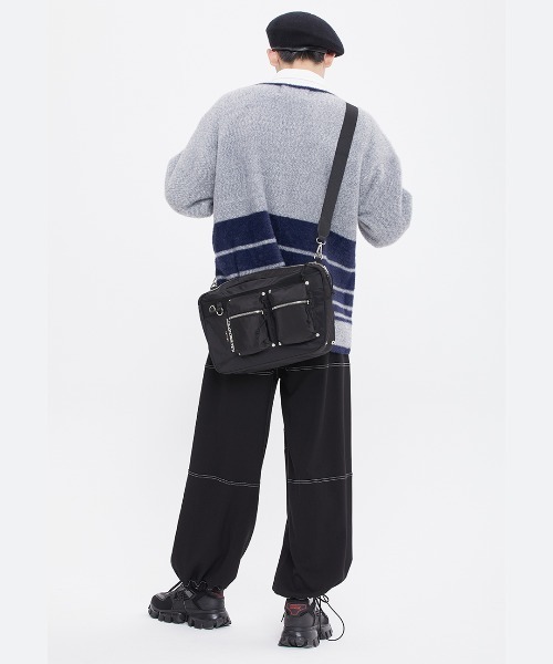 ROMANTIC CROWN（ロマンティッククラウン）の「【ROMANTIC CROWN】GLOSS MINIMAL CROSS BAG / ロマンティッククラウン グロス ミニマル クロス ショルダーバッグ（ショルダーバッグ・メンズ・ブラック・FREE）」の7枚目の写真