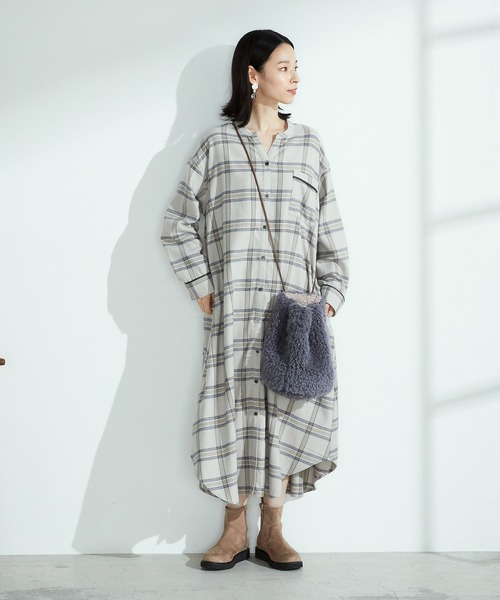 ONIGIRI(オニギリ)の「チェック柄 シャツワンピース(シャツワンピース・レディース・グレー/キャメル・LARGE/MEDIUM)」の3枚目の写真