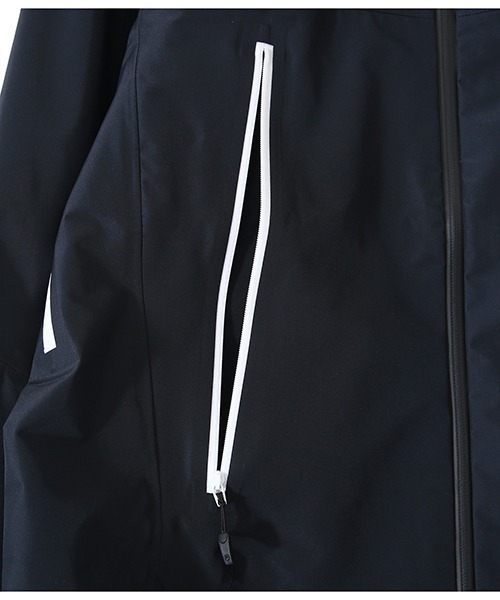 MARMOT（マーモット）の「Marmot / マーモット：別注 GORE-TEX 3L A Jacket：ONLYARK-0-1002[AST]（ナイロンジャケット・メンズ・ブラック・M/S/L）」の11枚目の写真