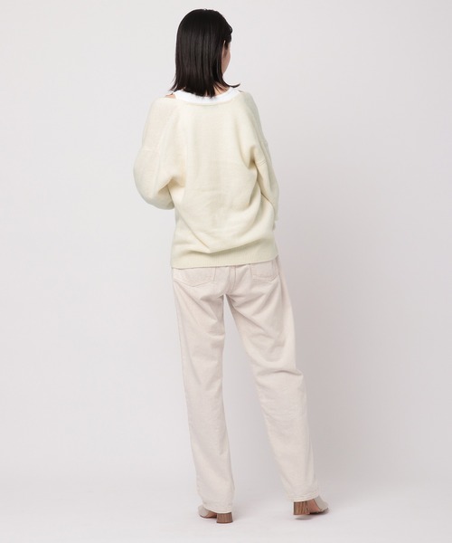 ETRE TOKYO（エトレトウキョウ）の「プランジングネックニット
