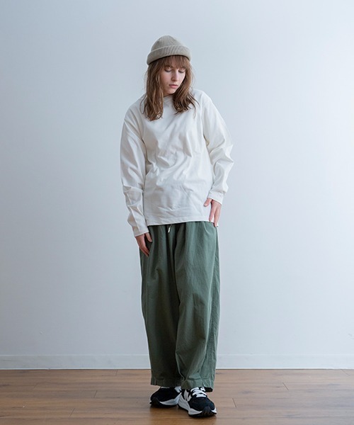 A.U.G. relaxing(オーグリラクシング)の「A.U.G. relaxing クルーネック ロンT (MADE IN JAPAN)(Tシャツ/カットソー・メンズ・ネイビー/ダークベージュ/チャコールグレー/ブラック/ホワイト・4/1/2/3)」の16枚目の写真