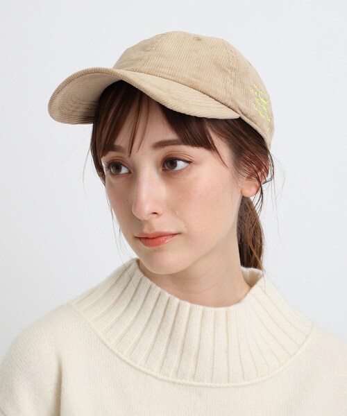 INDIVI（インディヴィ）の「◆コーデュロイメッセージロゴ キャップ（キャップ・レディース・ブラウン系/ベージュ・00）」の12枚目の写真