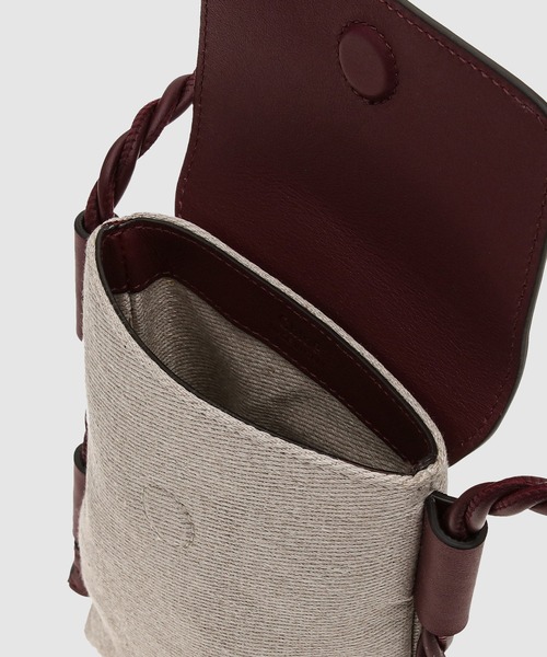 【Chloe】KEYフォンポーチ Chloe（クロエ）の「KEY / スマホポーチ PHONE POUCH WITH FLAP