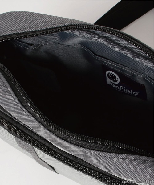 PEN FIELD（ペンフィールド）の「PENFIELD × ゆるキャン△ SUPER DEFORMED MINI CARRY BAG（ショルダーバッグ・メンズ・グレー・FREE）」の3枚目の写真