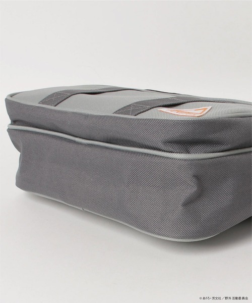 PEN FIELD（ペンフィールド）の「PENFIELD × ゆるキャン△ SUPER DEFORMED MINI CARRY BAG（ショルダーバッグ・メンズ・グレー・FREE）」の4枚目の写真