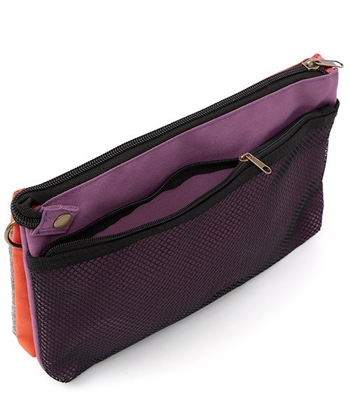 チチカカ(チチカカ)の「マルチプルショルダーポーチ 【シリーズ累計75,000個突破】(ショルダーバッグ・レディース・ブラック/パープル/グレー・FREE)」の12枚目の写真