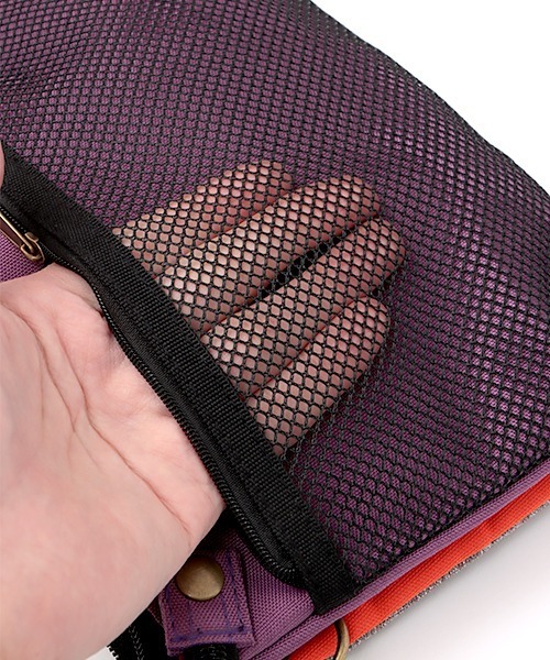 チチカカ(チチカカ)の「マルチプルショルダーポーチ 【シリーズ累計75,000個突破】(ショルダーバッグ・レディース・ブラック/パープル/グレー・FREE)」の16枚目の写真