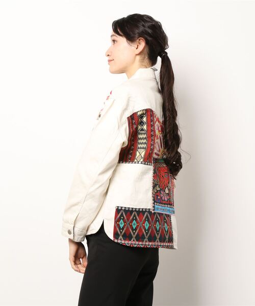 Desigual(デシグアル)の「オーバーサイズ デニムジャケット(その他アウター・レディース・ホワイト・M/S/L)」の3枚目の写真