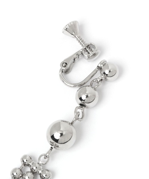 LEPSIM(レプシィム)の「メタルロングチェーンイヤリング 268615(イヤリング・レディース・シルバー/ゴールド・ONE SIZE)」の3枚目の写真