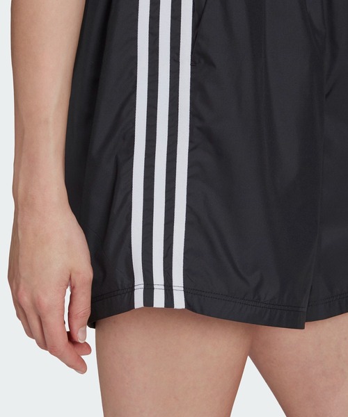 adidas(アディダス)の「アディカラー クラシックス リップストップショーツ / アディダスオリジナルス(その他パンツ・レディース・ブラック・LARGE/MEDIUM/X-LARGE/SMALL/X-SMALL/XX-LARGE)」の7枚目の写真