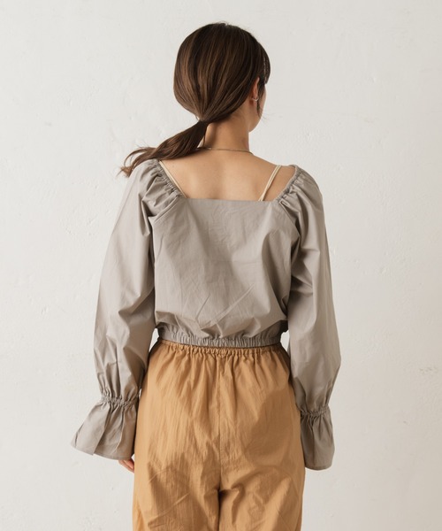 Kastane(カスタネ)の「【カタログ掲載アイテム】スクエアギャザーブラウス(シャツ/ブラウス・レディース・ホワイト/グレー・FREE)」の6枚目の写真