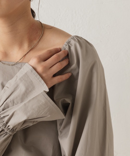 Kastane(カスタネ)の「【カタログ掲載アイテム】スクエアギャザーブラウス(シャツ/ブラウス・レディース・ホワイト/グレー・FREE)」の10枚目の写真