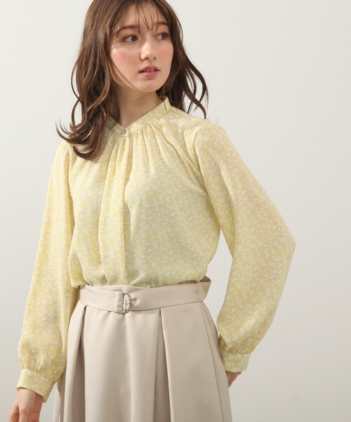 DRESKIP（ドレスキップ）の「◆衿タックギャザ－ブラウス（シャツ/ブラウス・レディース・ベージュ系その他3/ブラック系/グレー系/ライトイエロー系1・02/03/04）」の4枚目の写真