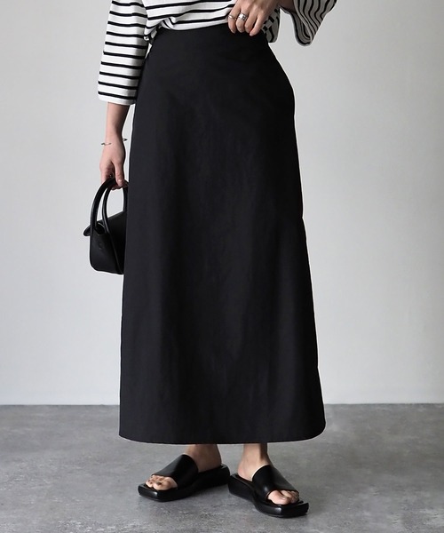 Riberry（リベリー）の「ナイロントラペーズスカート（スカート・レディース・ブラック/グリーン/モカ/アイボリー・MEDIUM）」の17枚目の写真