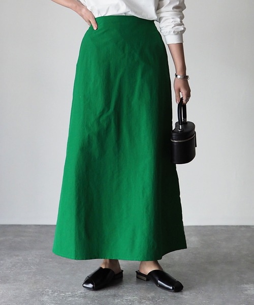 Riberry（リベリー）の「ナイロントラペーズスカート（スカート・レディース・ブラック/グリーン/モカ/アイボリー・MEDIUM）」の9枚目の写真