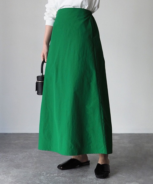 Riberry（リベリー）の「ナイロントラペーズスカート（スカート・レディース・ブラック/グリーン/モカ/アイボリー・MEDIUM）」の15枚目の写真