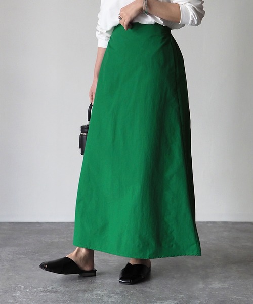 Riberry（リベリー）の「ナイロントラペーズスカート（スカート・レディース・ブラック/グリーン/モカ/アイボリー・MEDIUM）」の7枚目の写真