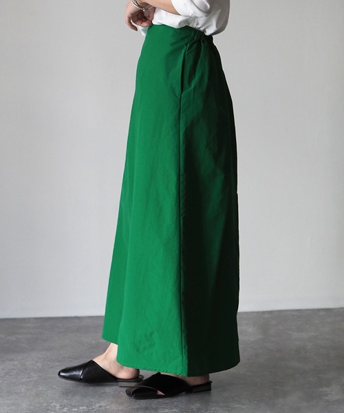 Riberry（リベリー）の「ナイロントラペーズスカート（スカート・レディース・ブラック/グリーン/モカ/アイボリー・MEDIUM）」の19枚目の写真