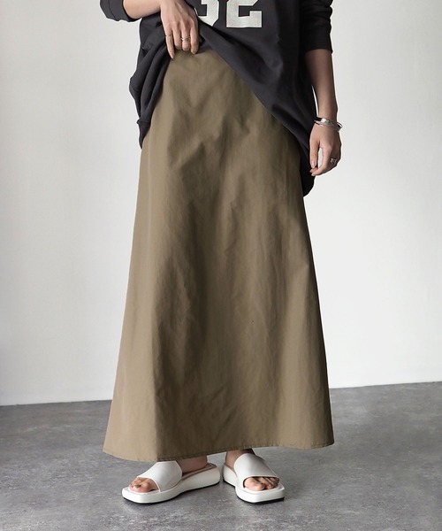 Riberry（リベリー）の「ナイロントラペーズスカート（スカート・レディース・ブラック/グリーン/モカ/アイボリー・MEDIUM）」の18枚目の写真