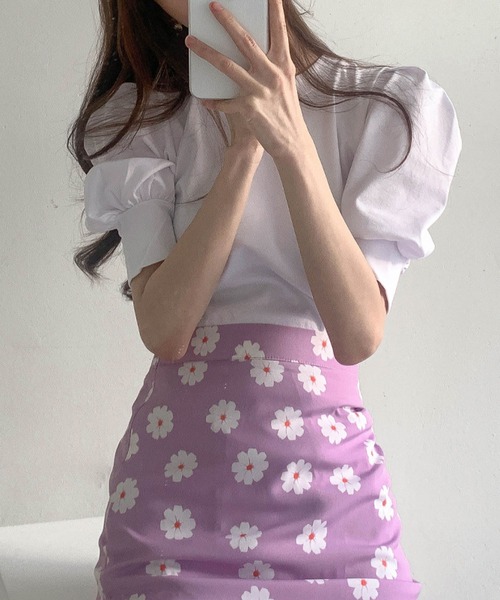 パフスリーブTシャツ+花柄マーメイドロングスカート